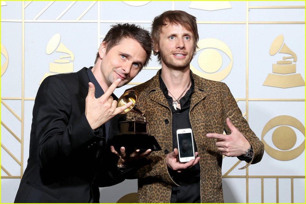 matthew-bellamy-elle-evans-grammys-03
